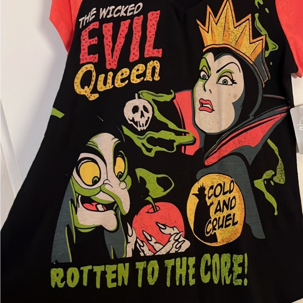 Disney Parks Snow White wicked queen tee shirt pre owned womens large